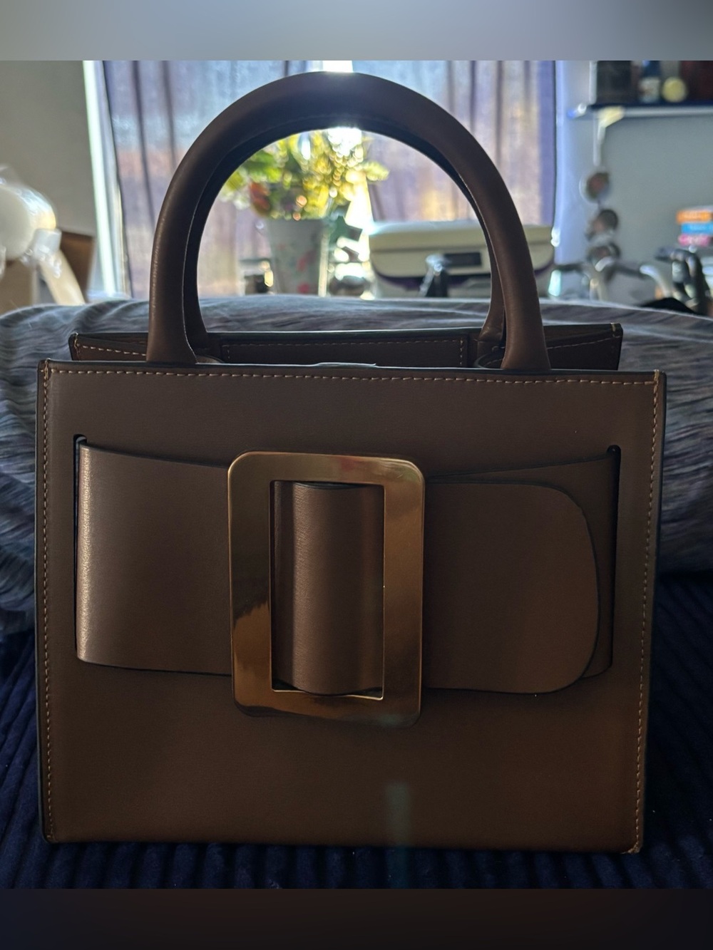 Cute boxy hand bag like new